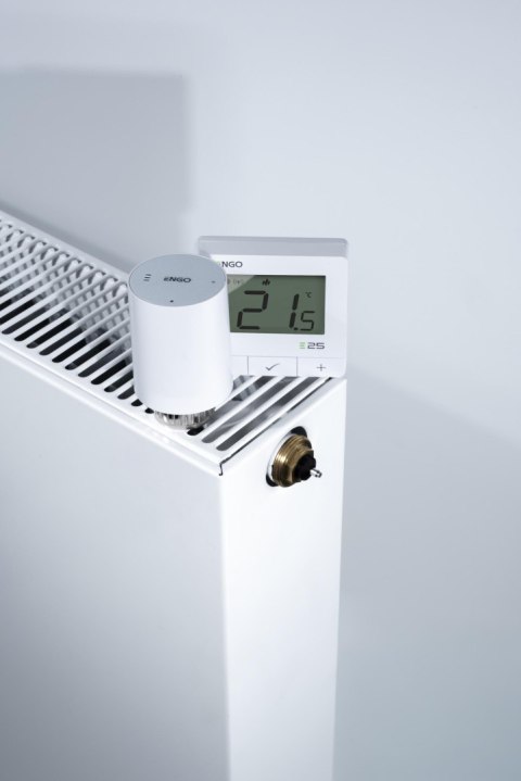 ENGO Controls Inteligentny zestaw ogrzewania Biały (E25-BATW + ETRV-M30 + EPlug WiFi)
